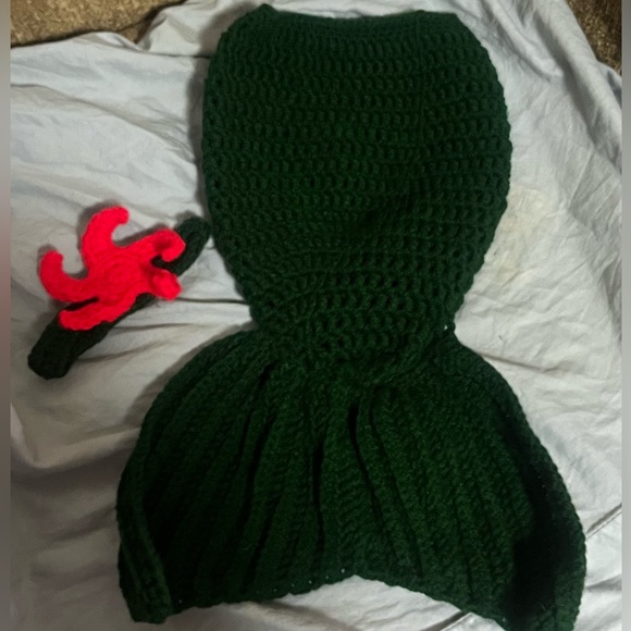 Handmade Crochet Newborn Prop Mermaid Tail Blanket and Starfish Headband - Picture 13 of 13